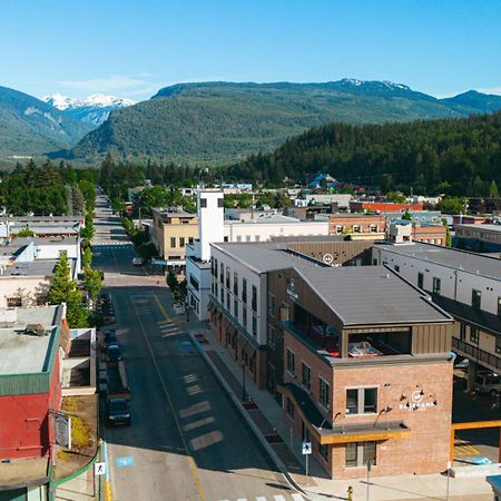 Basecamp Suites Revelstoke Dış mekan fotoğraf