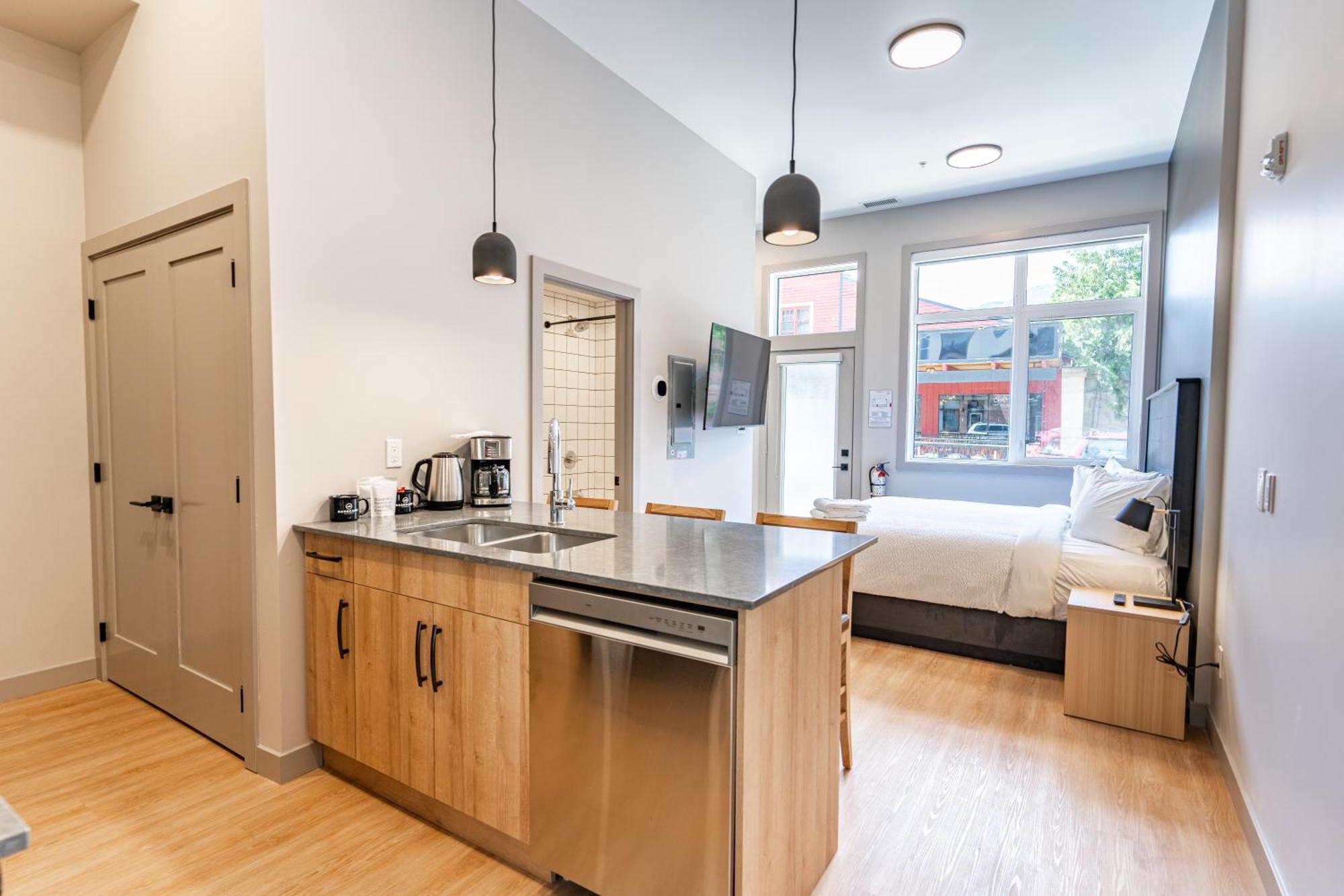 Basecamp Suites Revelstoke Dış mekan fotoğraf