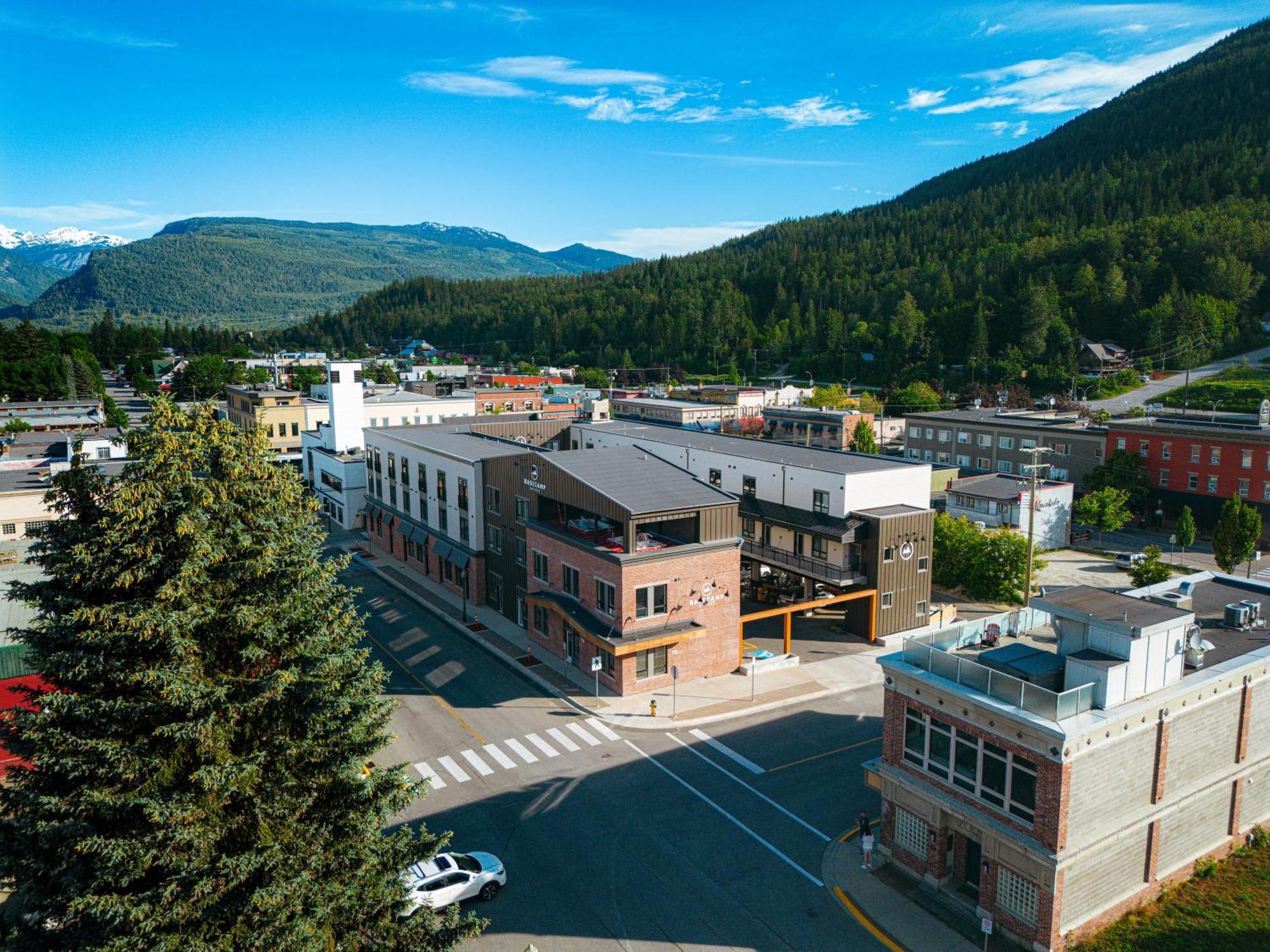 Basecamp Suites Revelstoke Dış mekan fotoğraf