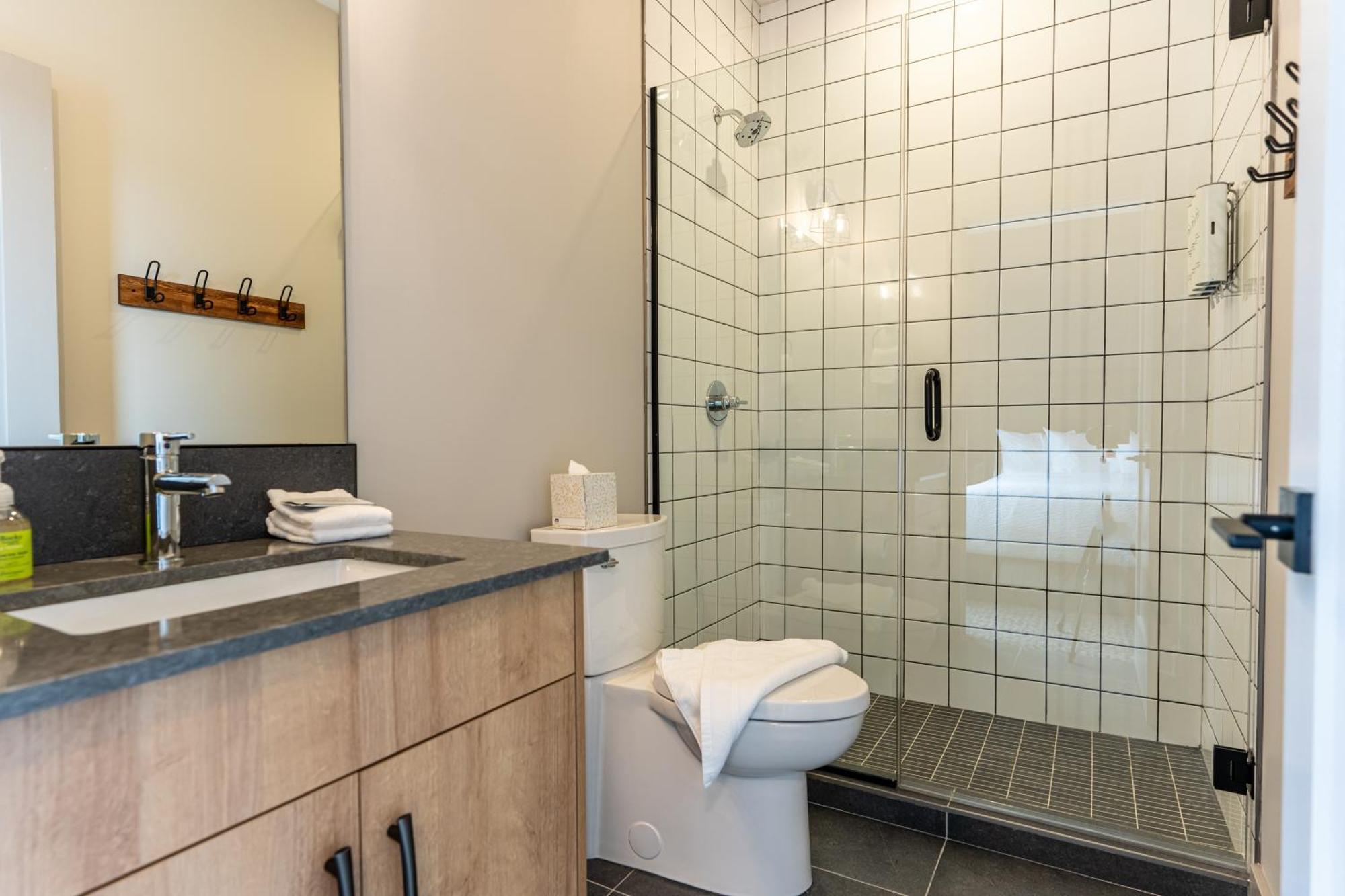 Basecamp Suites Revelstoke Dış mekan fotoğraf