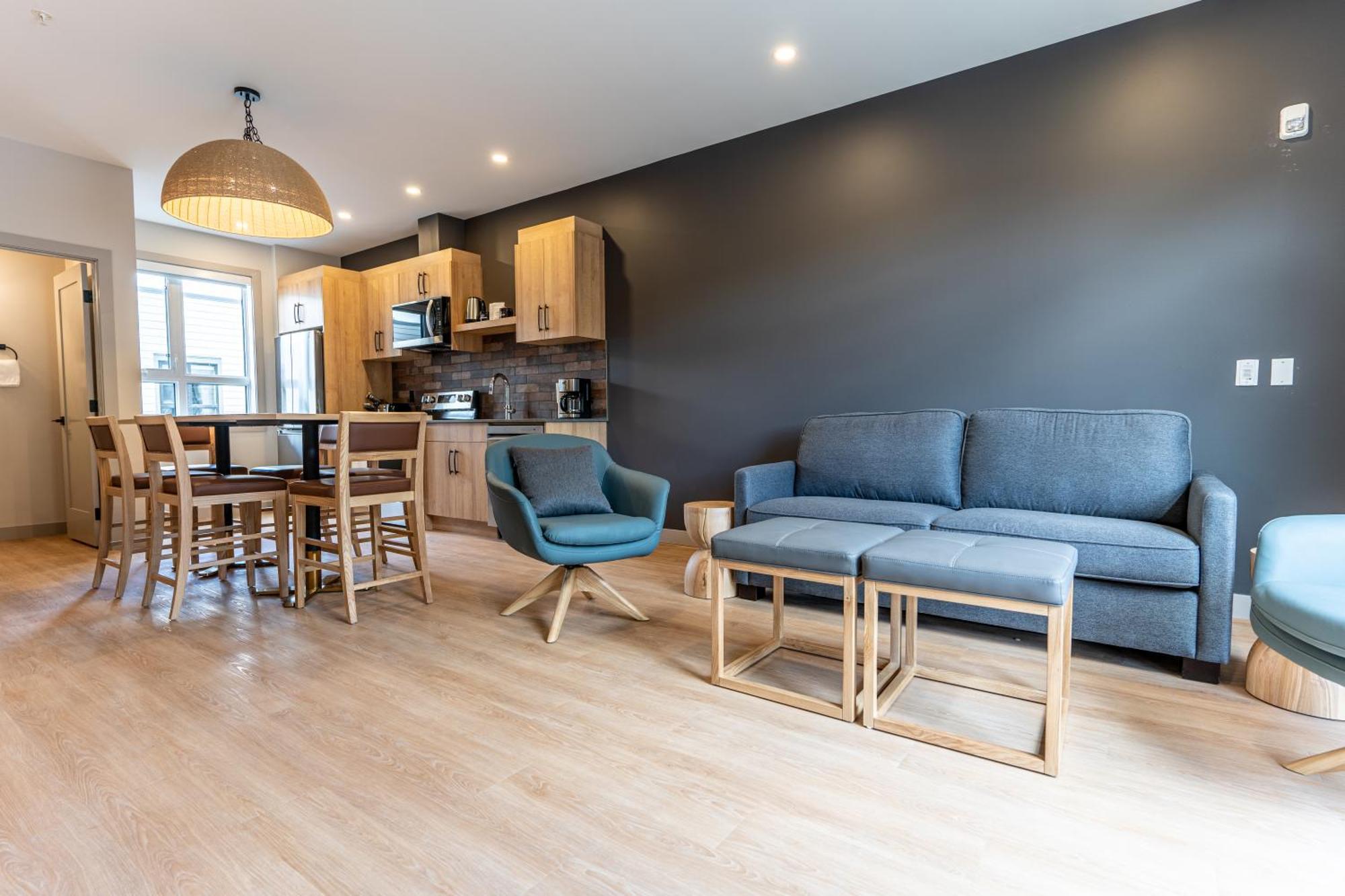 Basecamp Suites Revelstoke Dış mekan fotoğraf
