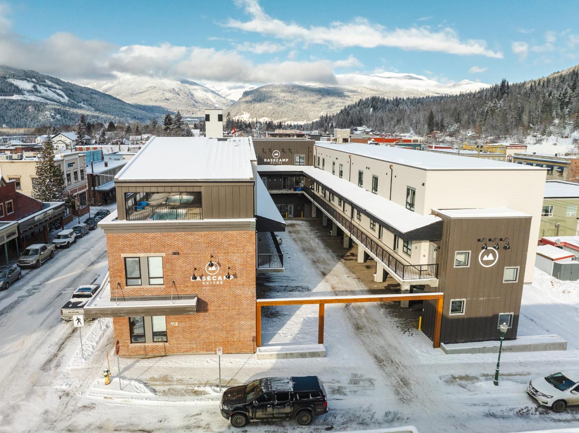 Basecamp Suites Revelstoke Dış mekan fotoğraf